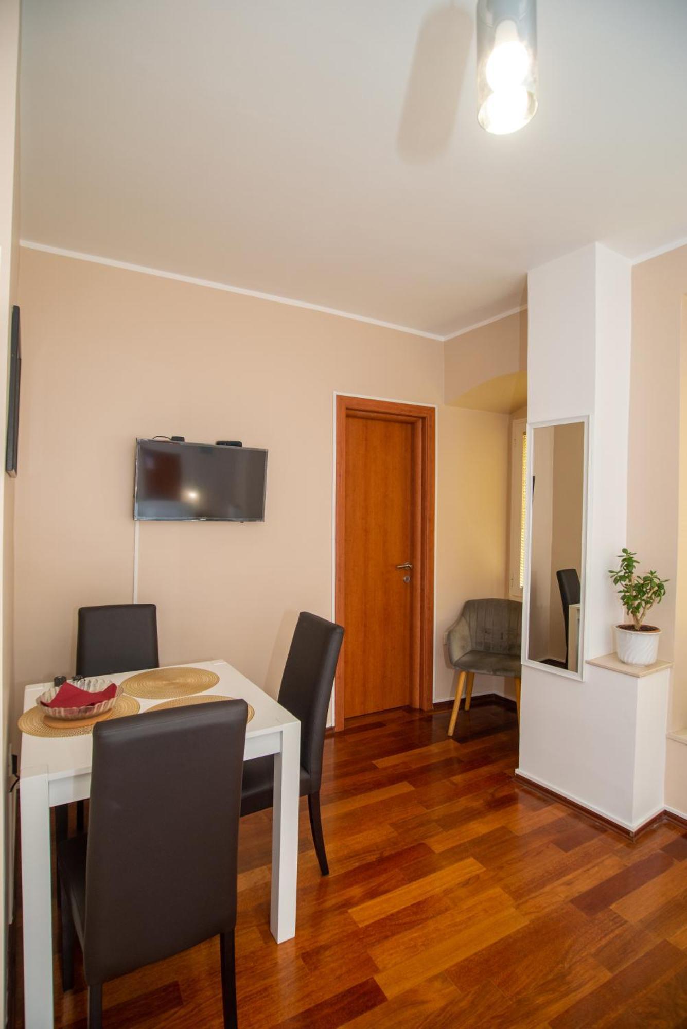 Tisa & Neo Apartment Rijeka Exterior foto